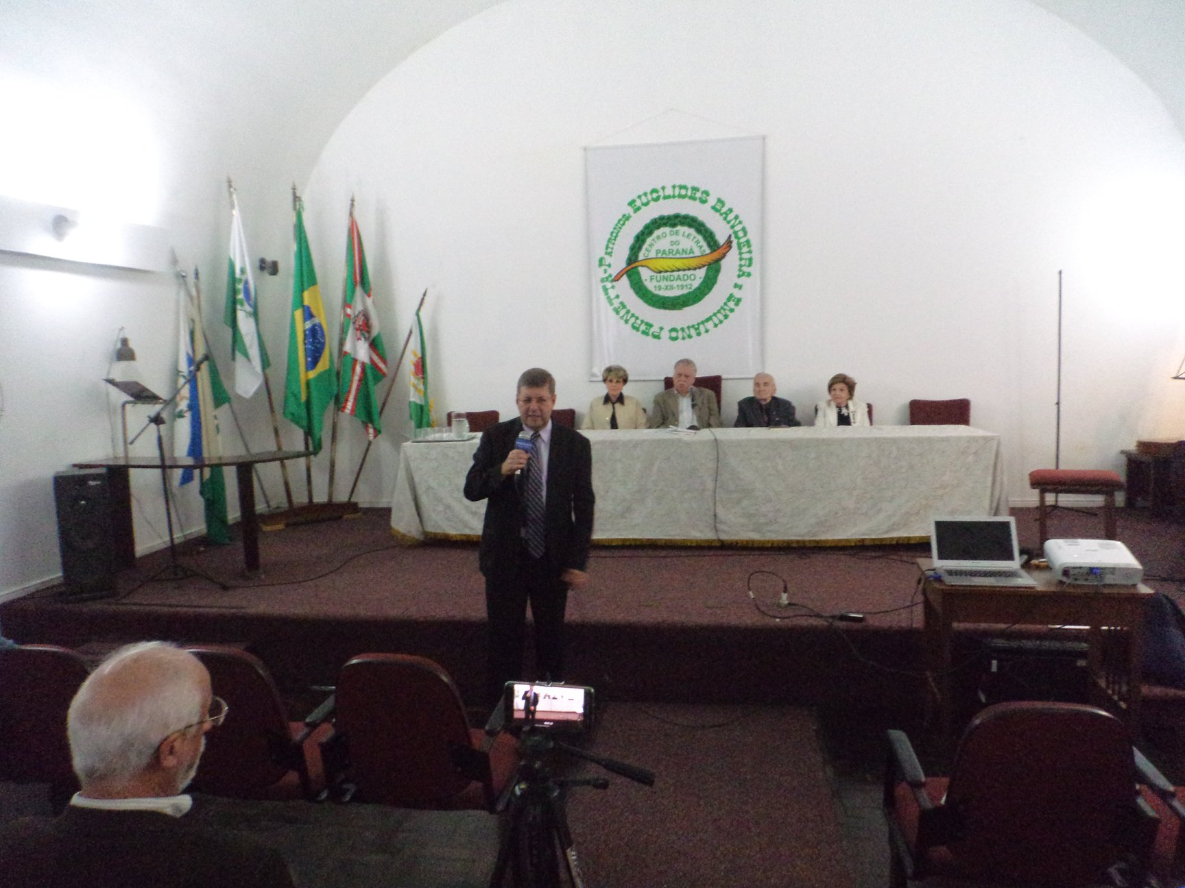 Flagrantes da palestra sobre Economia da Oralidade no Centro de Letras do Paraná